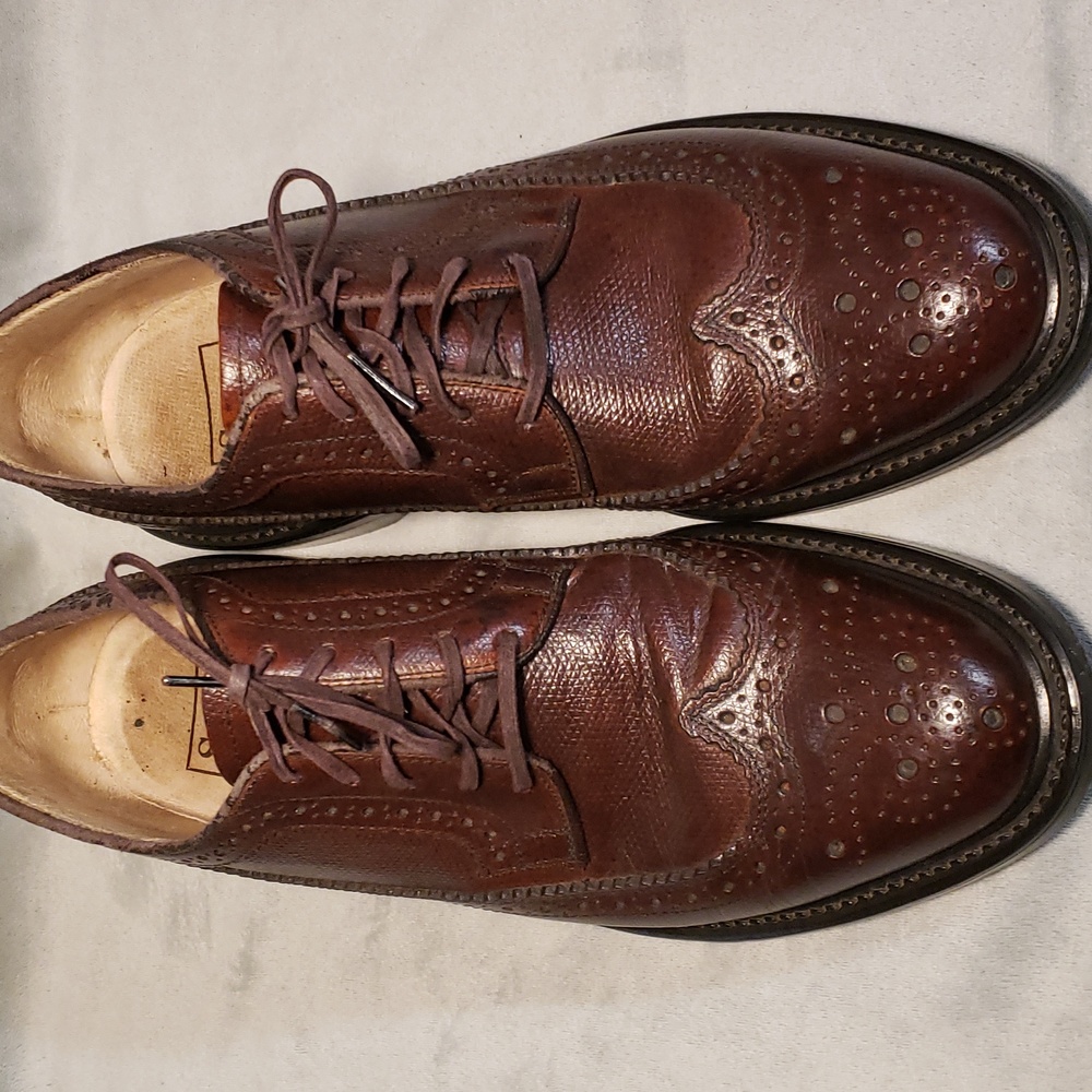 Vintage mens Brown Ornate leather oxfords.